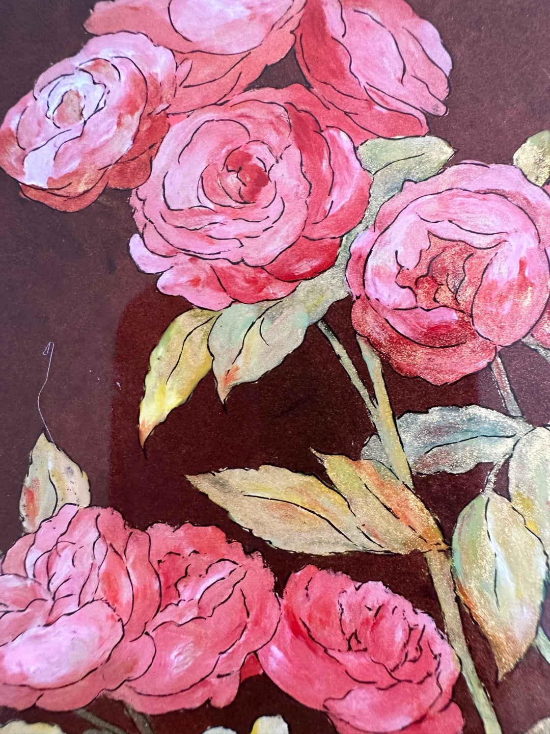 Peinture de roses reflets dorés signée dans cadre sculpté