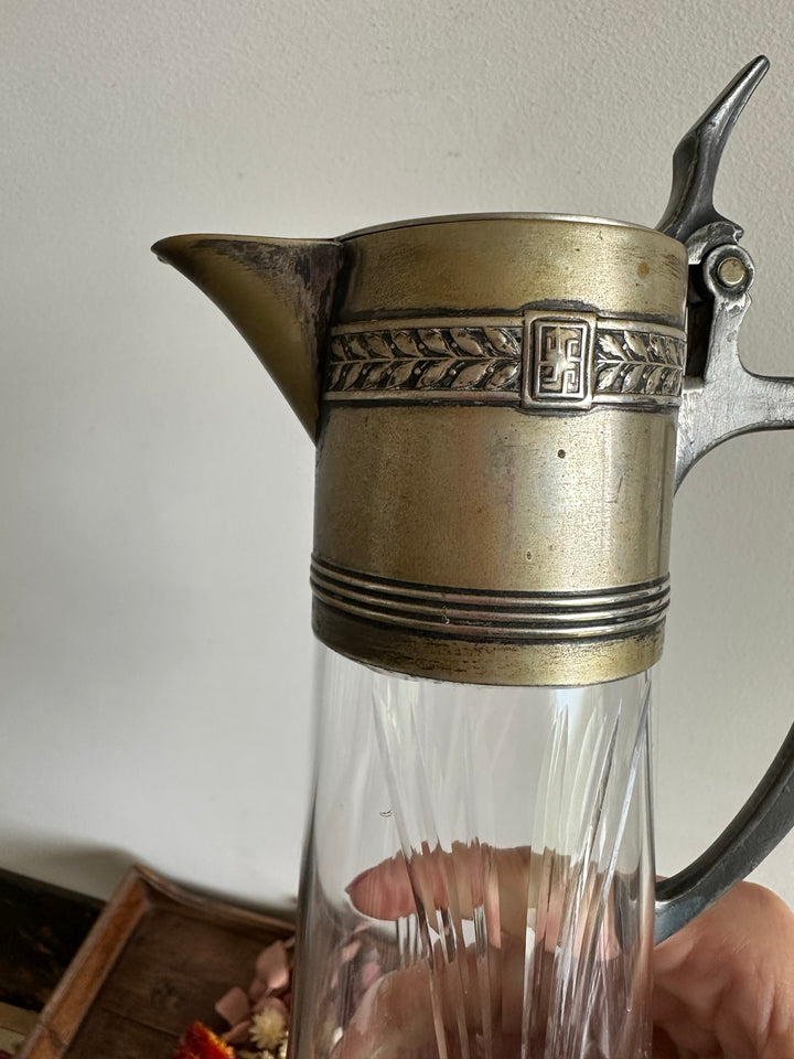 Carafe en cristal ciselé et métal argenté années 1910