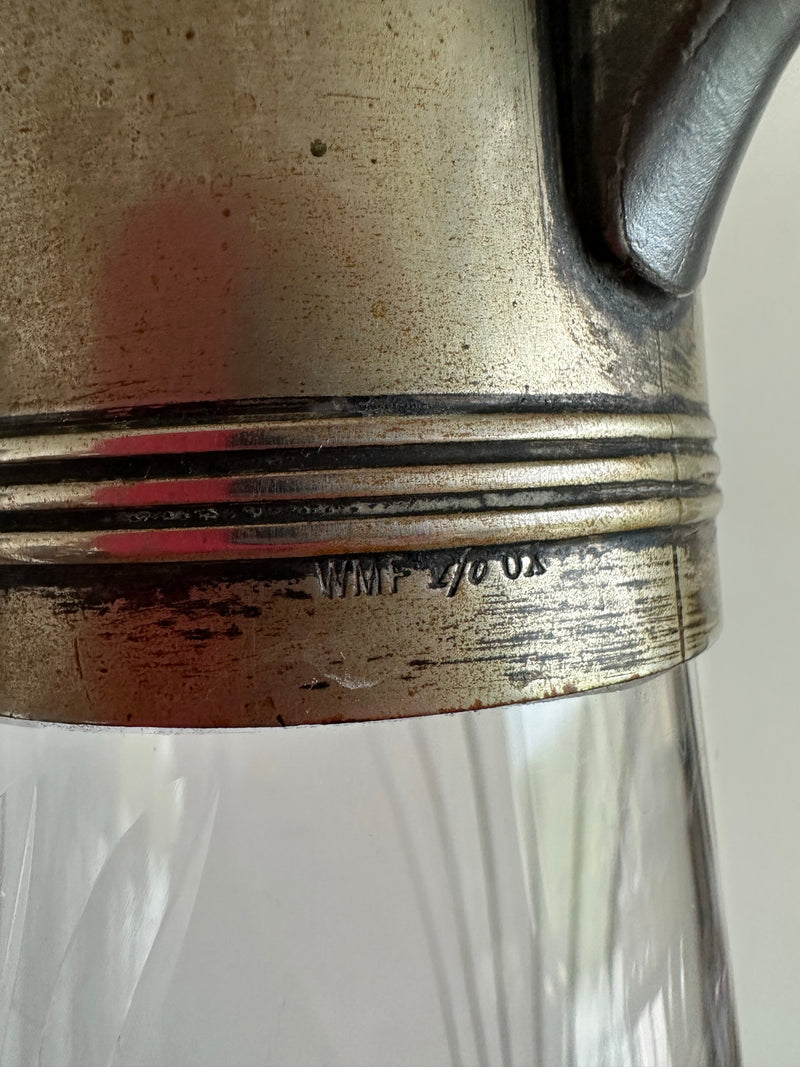 Carafe en cristal ciselé et métal argenté années 1910
