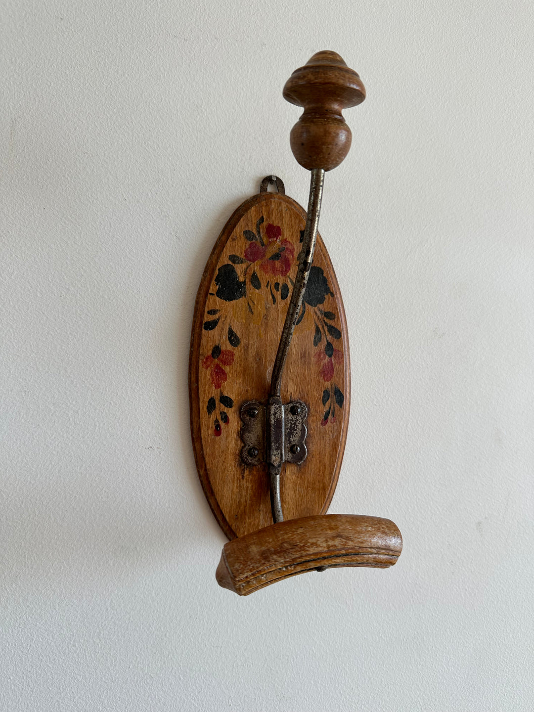 Porte manteau en bois peint à la main motifs fleurs