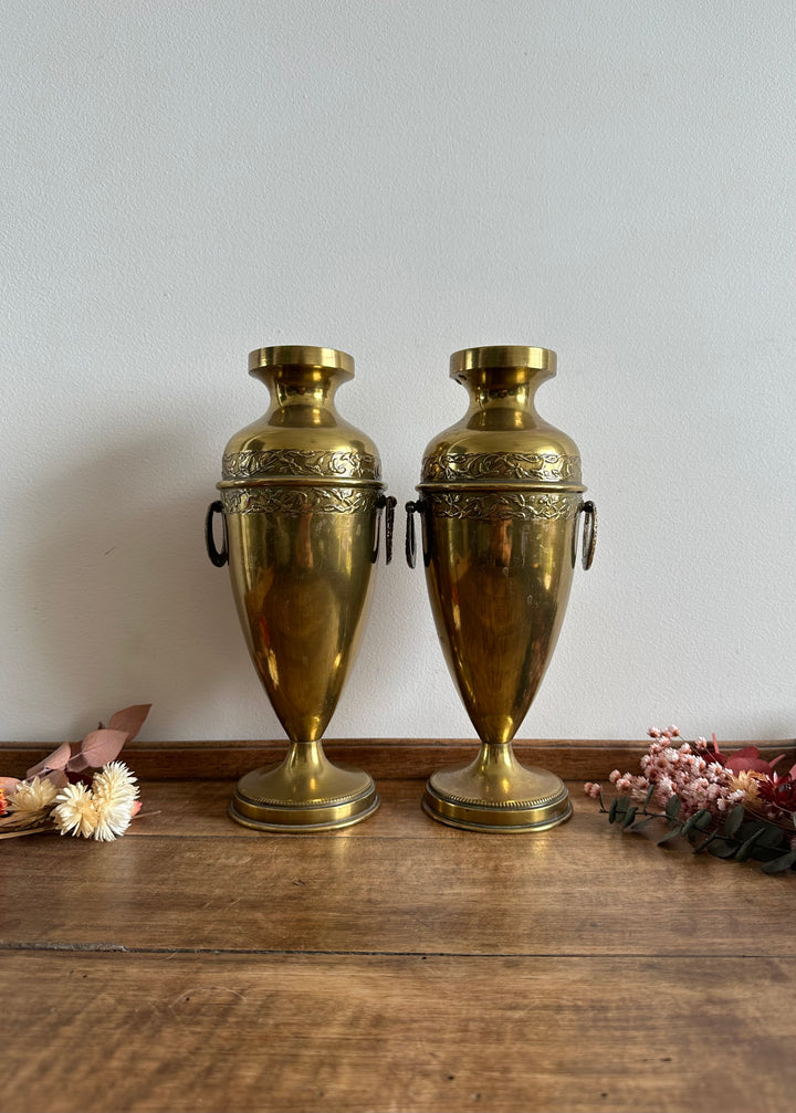 Vases en laiton doré travaillé années 50