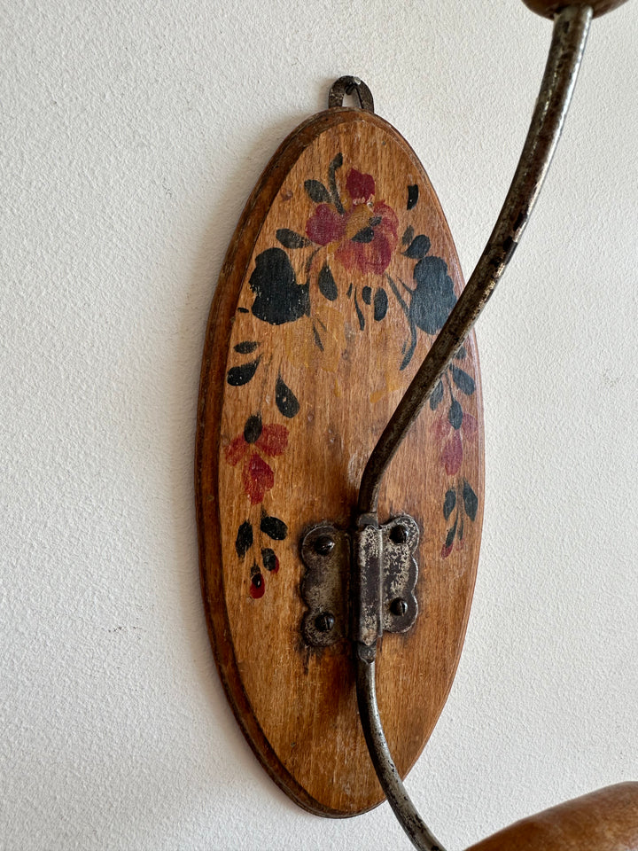 Porte manteau en bois peint à la main motifs fleurs