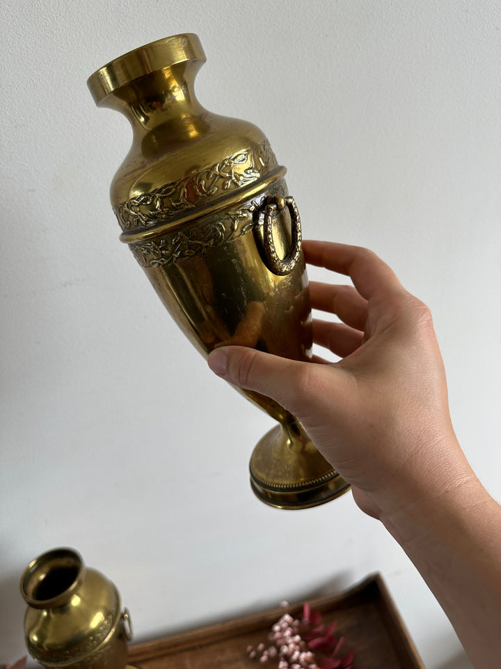 Vases en laiton doré travaillé années 50