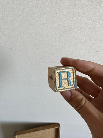 Jeu de cubes alphabétiques en bois