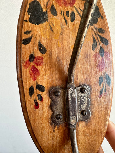 Porte manteau en bois peint à la main motifs fleurs