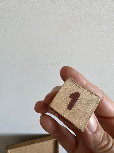 Jeu de cubes alphabétiques en bois