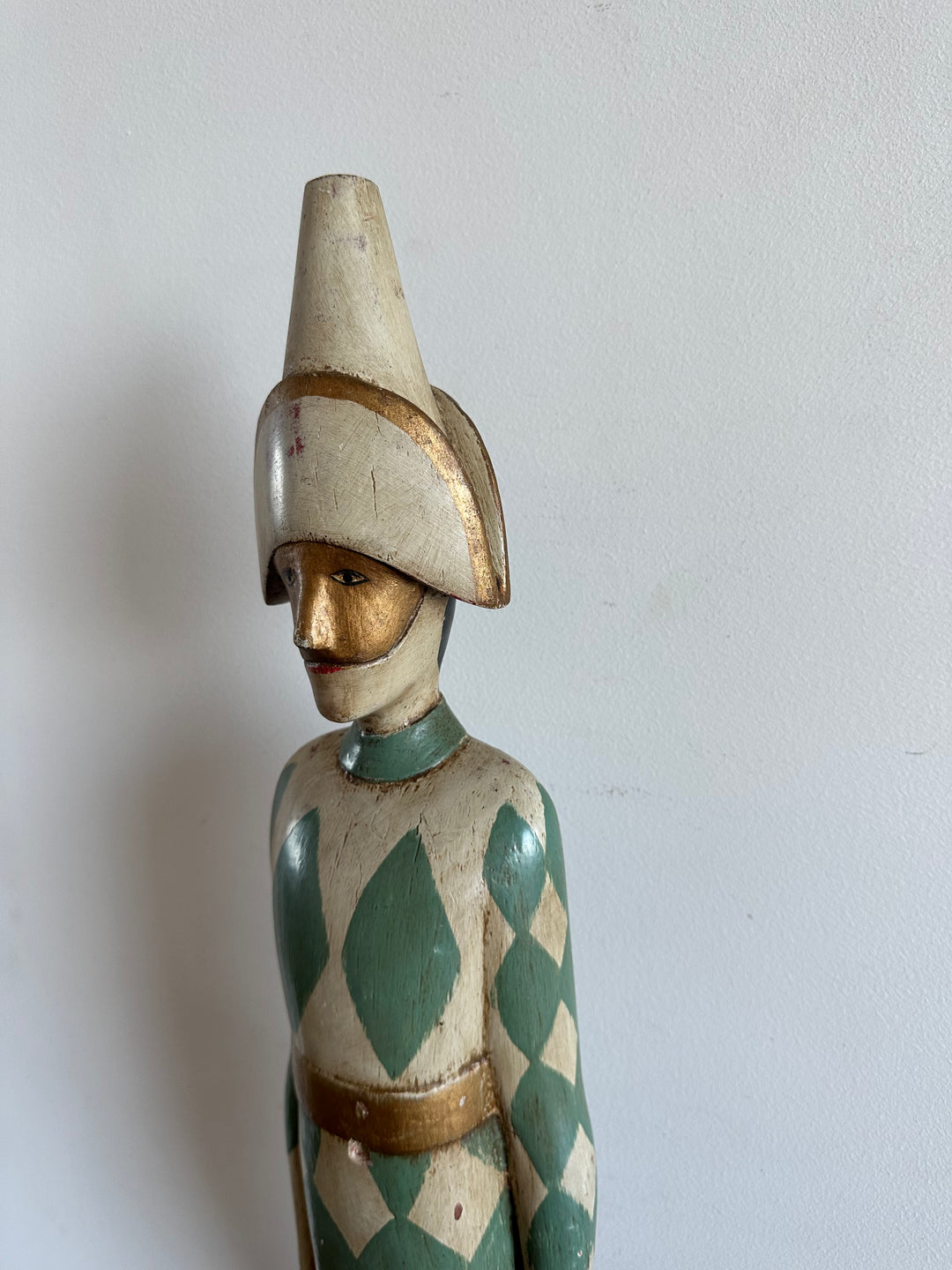 Arlequin de la comedia del' Arte en bois