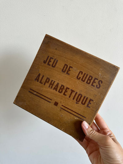 Jeu de cubes alphabétiques en bois