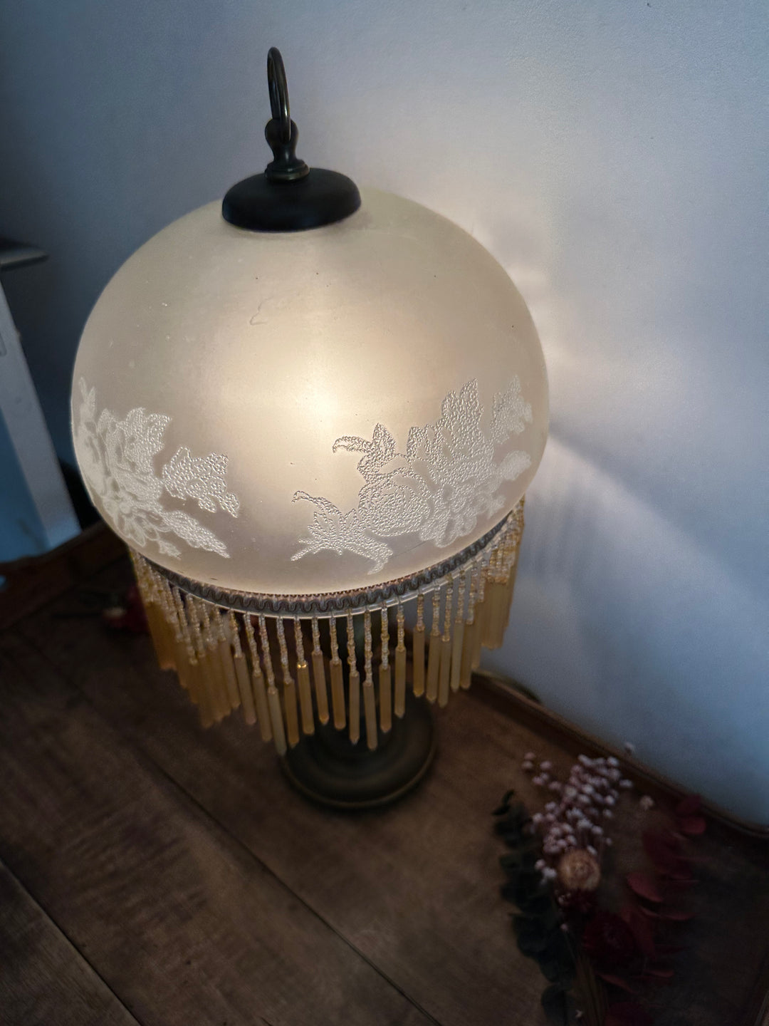 Lampe style charleston rideau de perle orangé