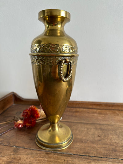 Vases en laiton doré travaillé années 50