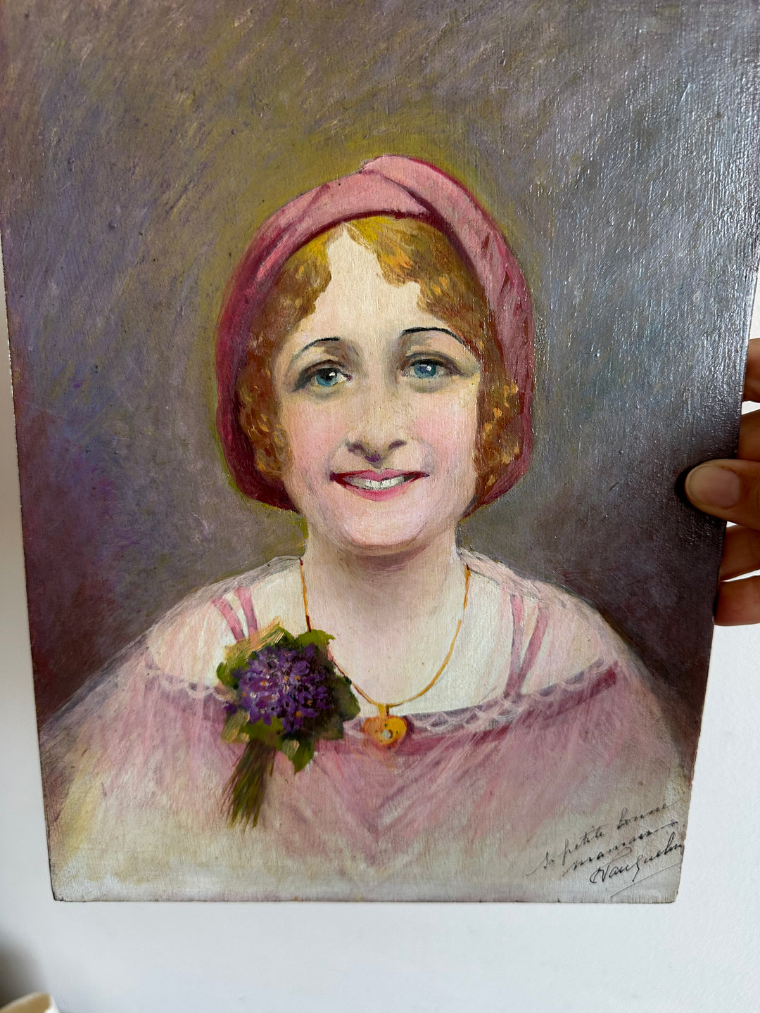 Portrait jeune femme au chapeau rose années 1900