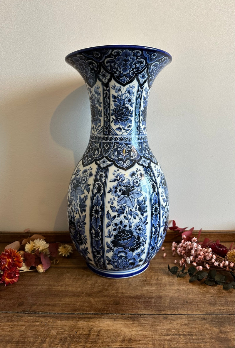 Vase signé Delfia motifs bleus Delft