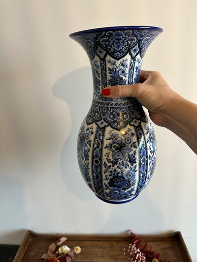 Vase signé Delfia motifs bleus Delft