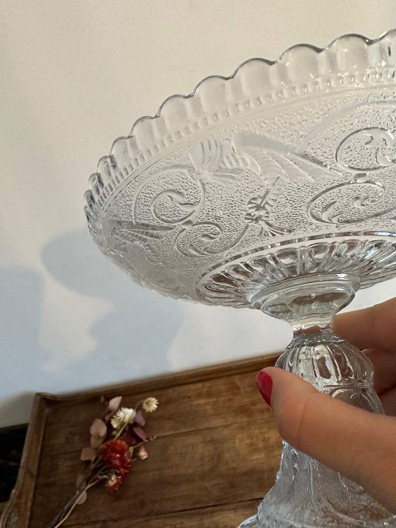 Compotier en verre moulé bordures dentelées