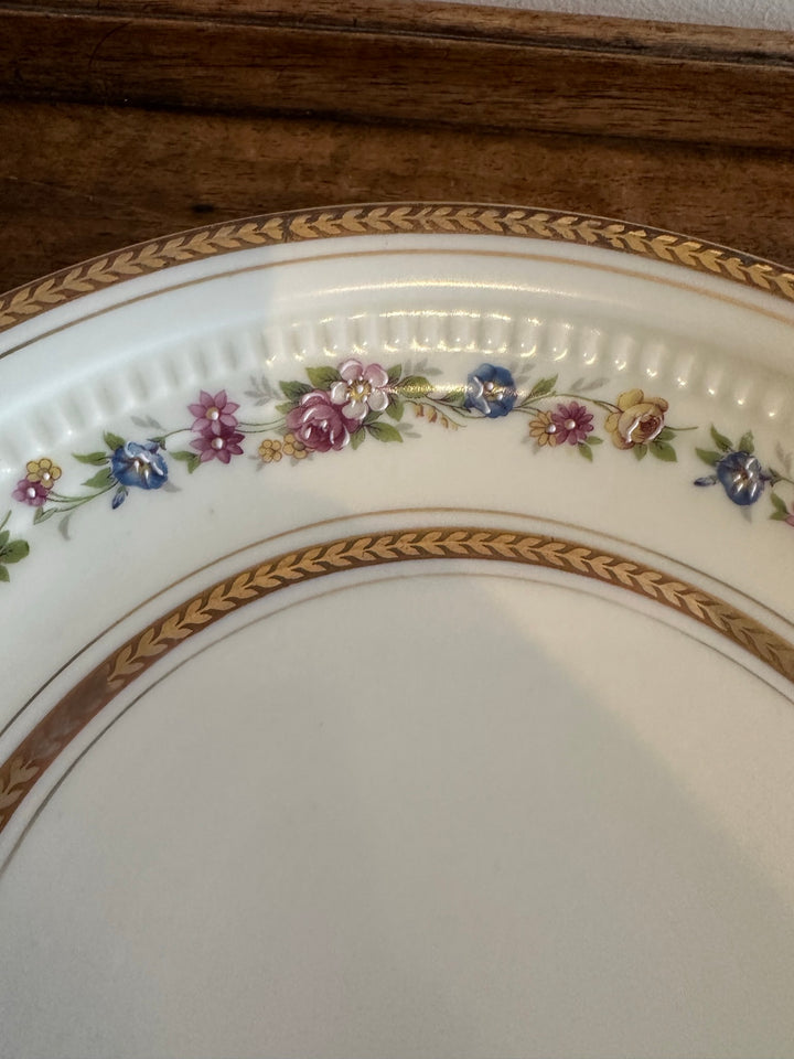 Présentoir en porcelaine de limoges frise fleurie