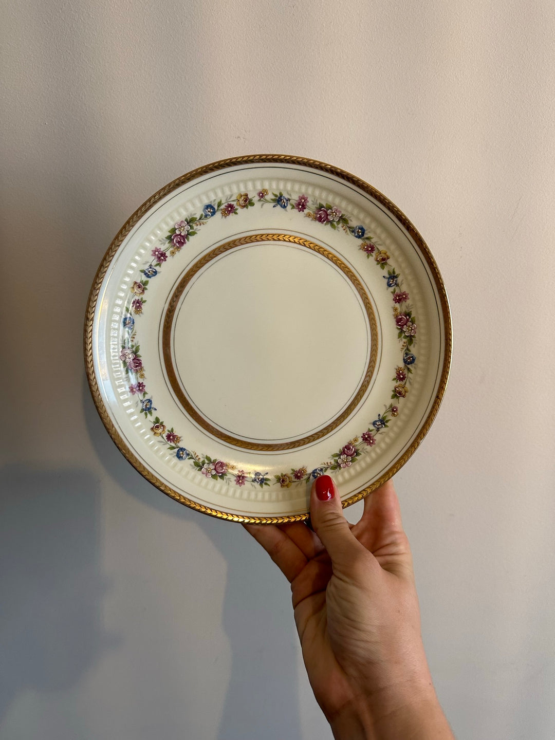 Présentoir en porcelaine de limoges frise fleurie