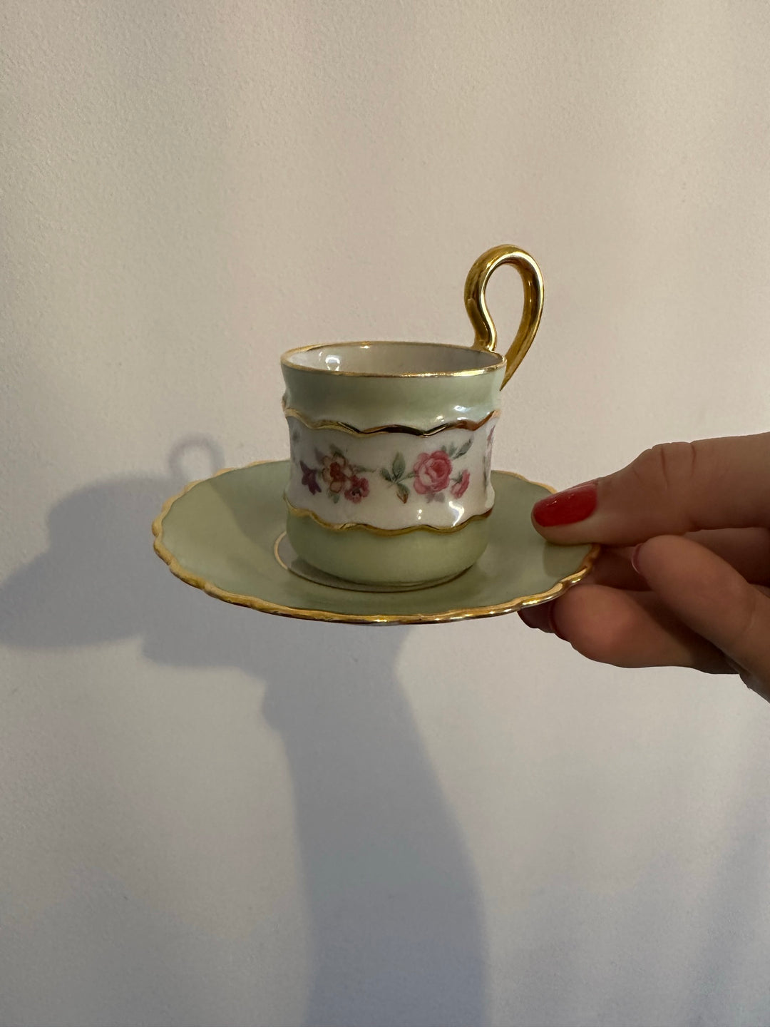 Service à café en porcelaine de Limoges dentelé