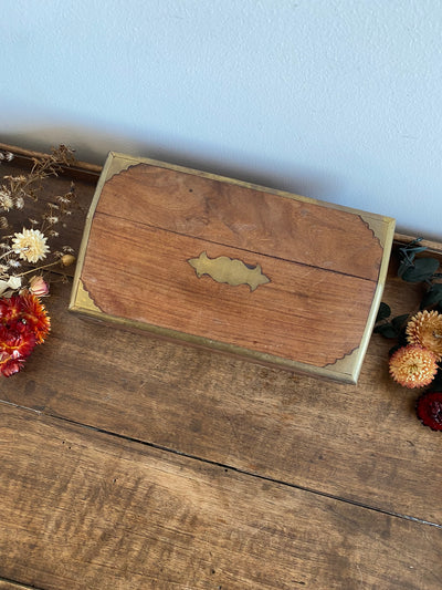 Boîte en bois et laiton ancienne