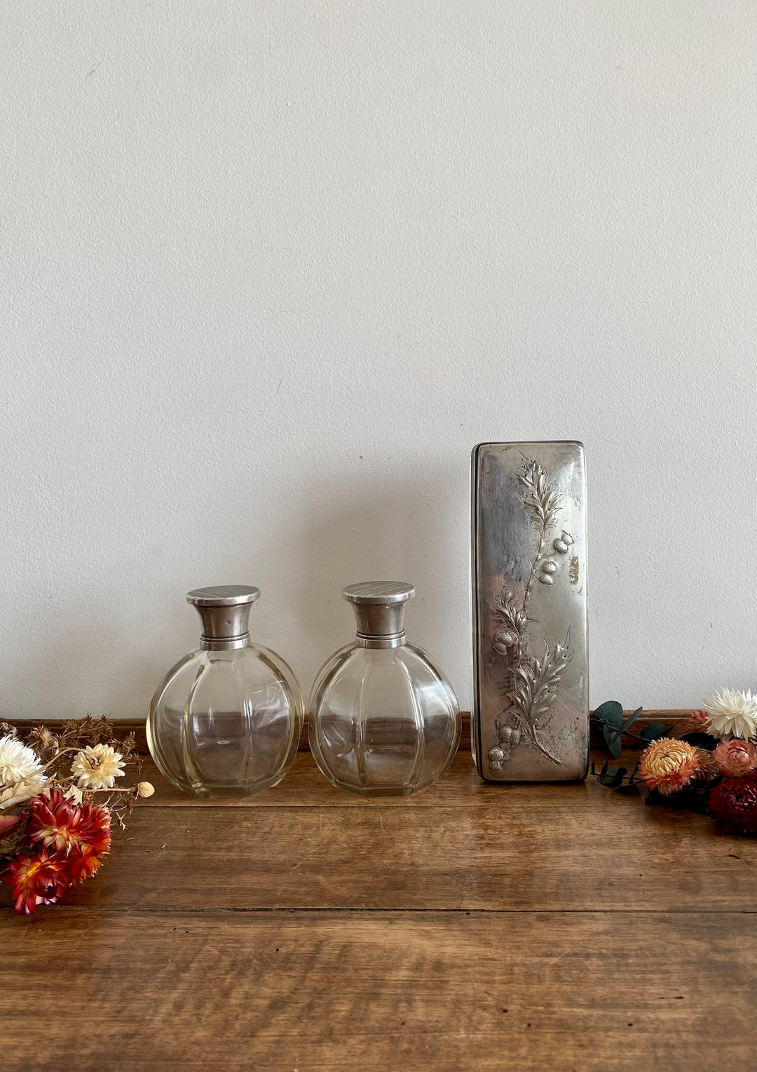 Ensemble de toilette en verre et cristal et métal argenté ancien