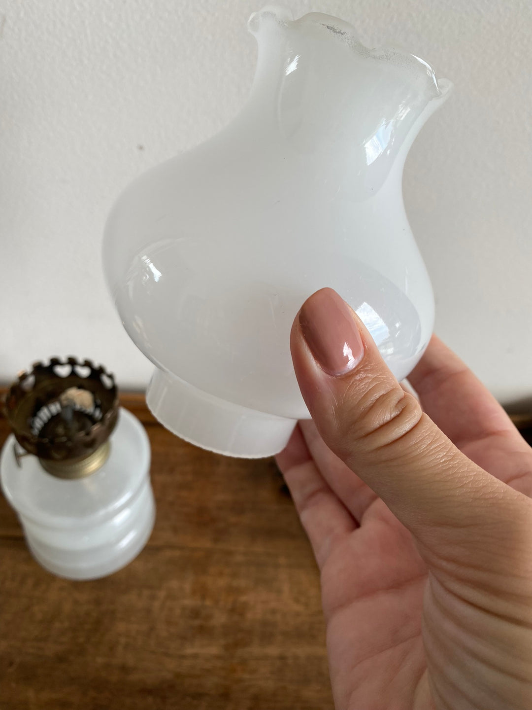 Lampe à pétrole réservoir en verre opaque blanc