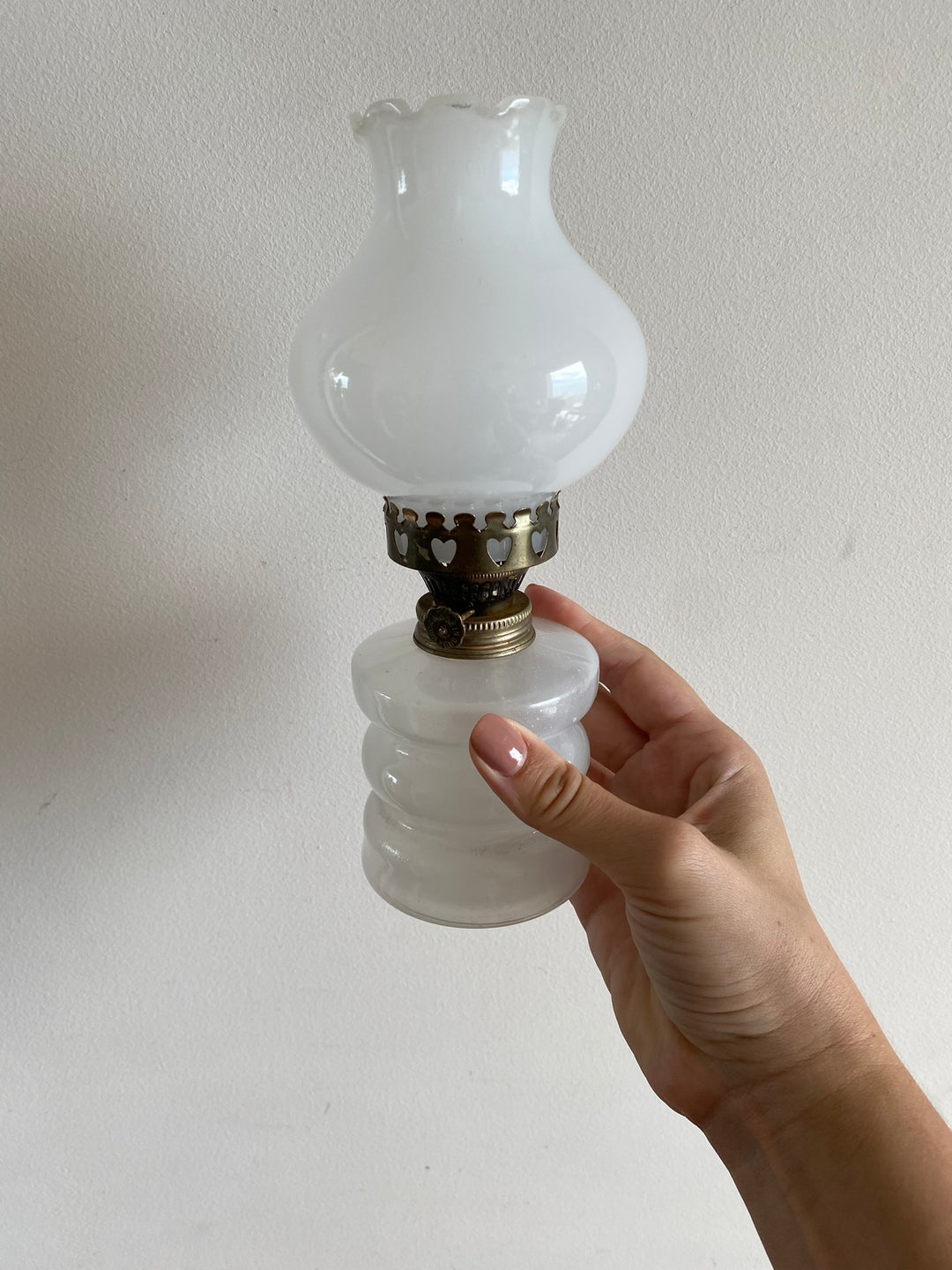 Lampe à pétrole réservoir en verre opaque blanc