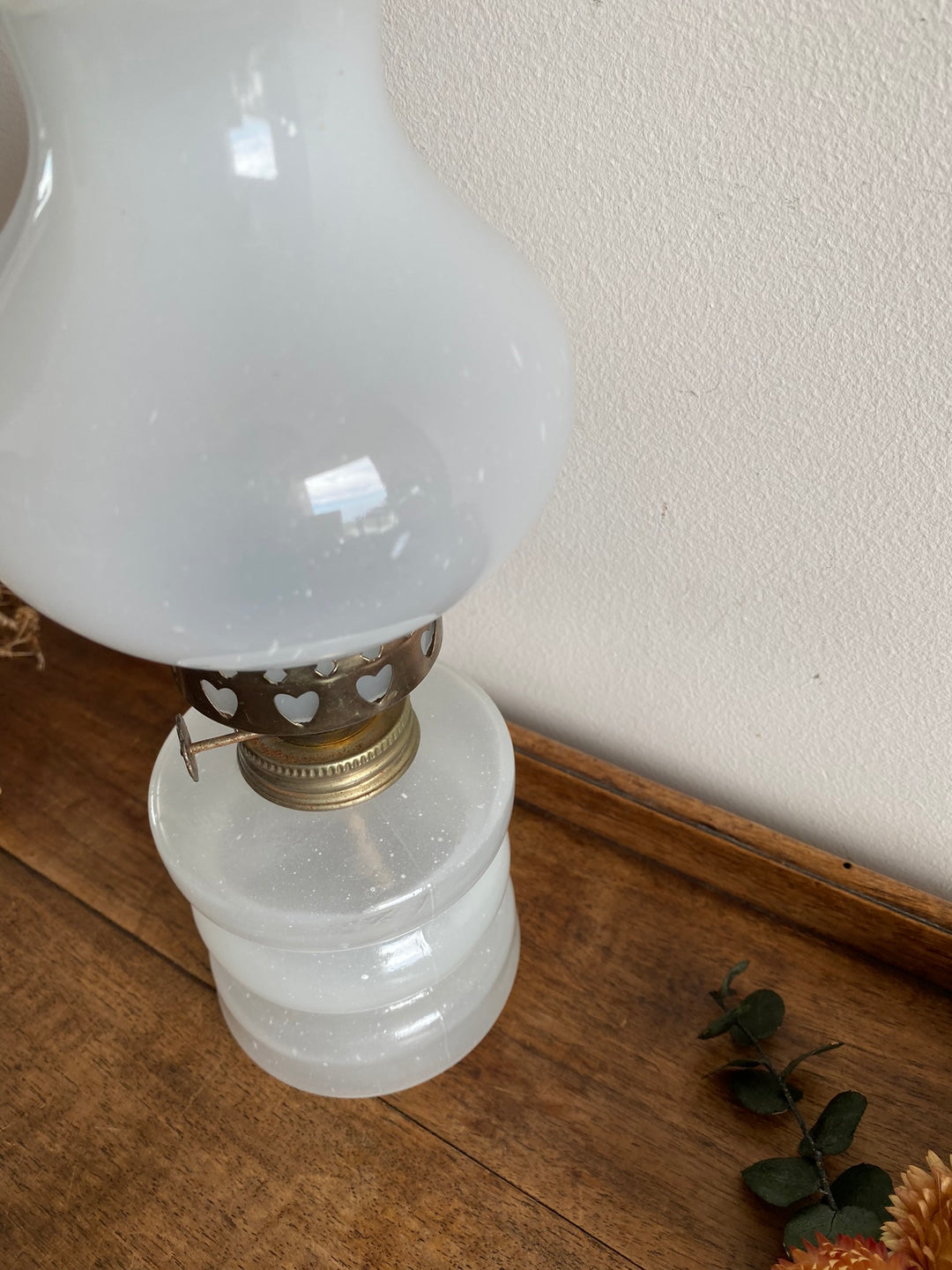 Lampe à pétrole réservoir en verre opaque blanc