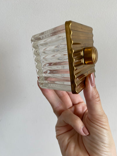 Sucrier forme carrée en verre stries gondolées couvercle en métal doré