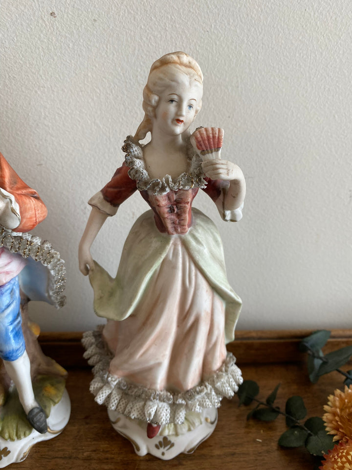 Statuettes porcelaine fabrication pologne couple en costumes d'époque