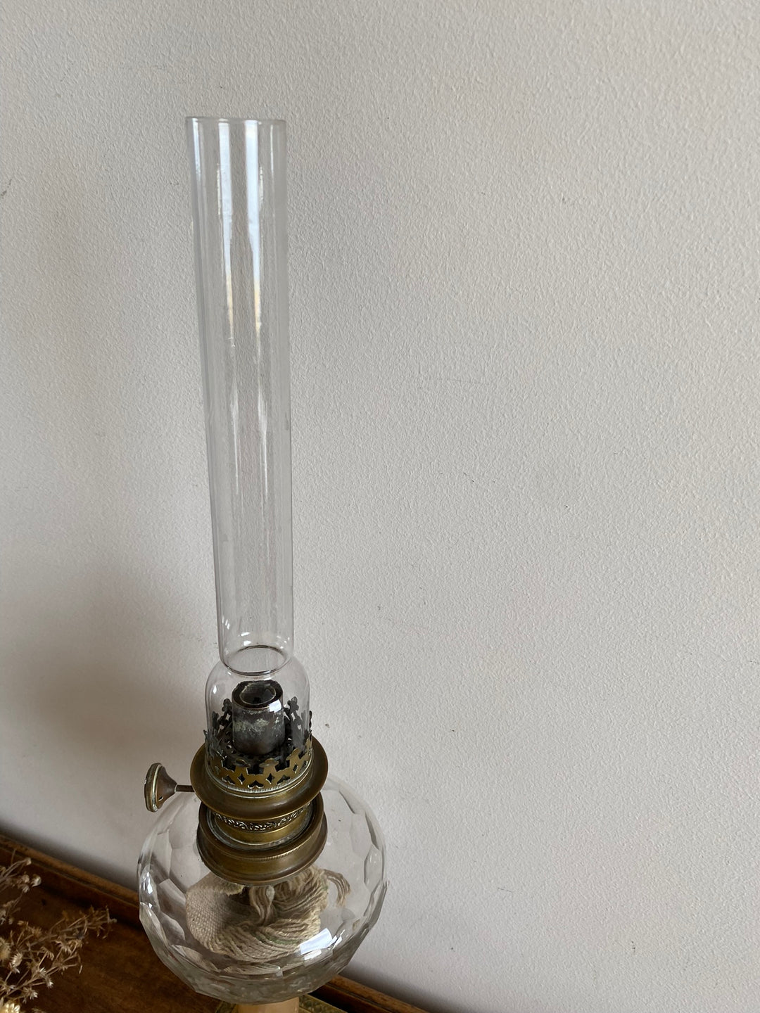 Lampe à pétrole pied en laiton et onyx