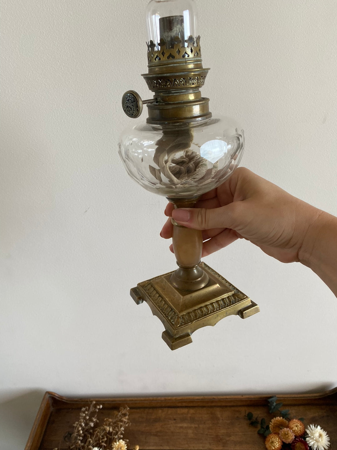 Lampe à pétrole pied en laiton et onyx