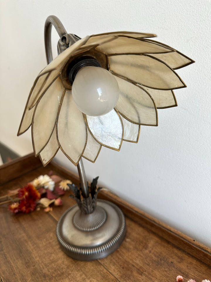 Lampe années 60 abat jour nénuphar en nacre