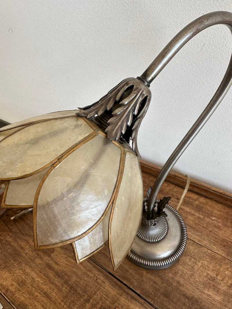 Lampe années 60 abat jour nénuphar en nacre