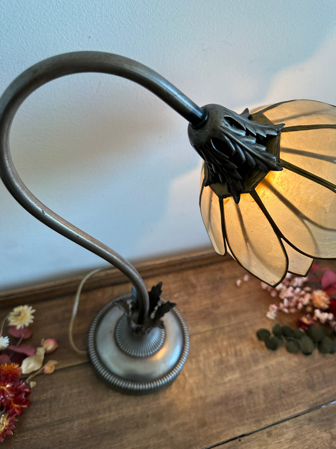 Lampe années 60 abat jour nénuphar en nacre