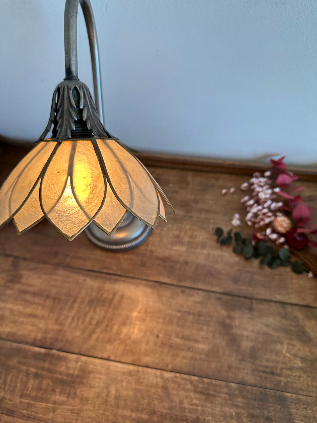 Lampe années 60 abat jour nénuphar en nacre