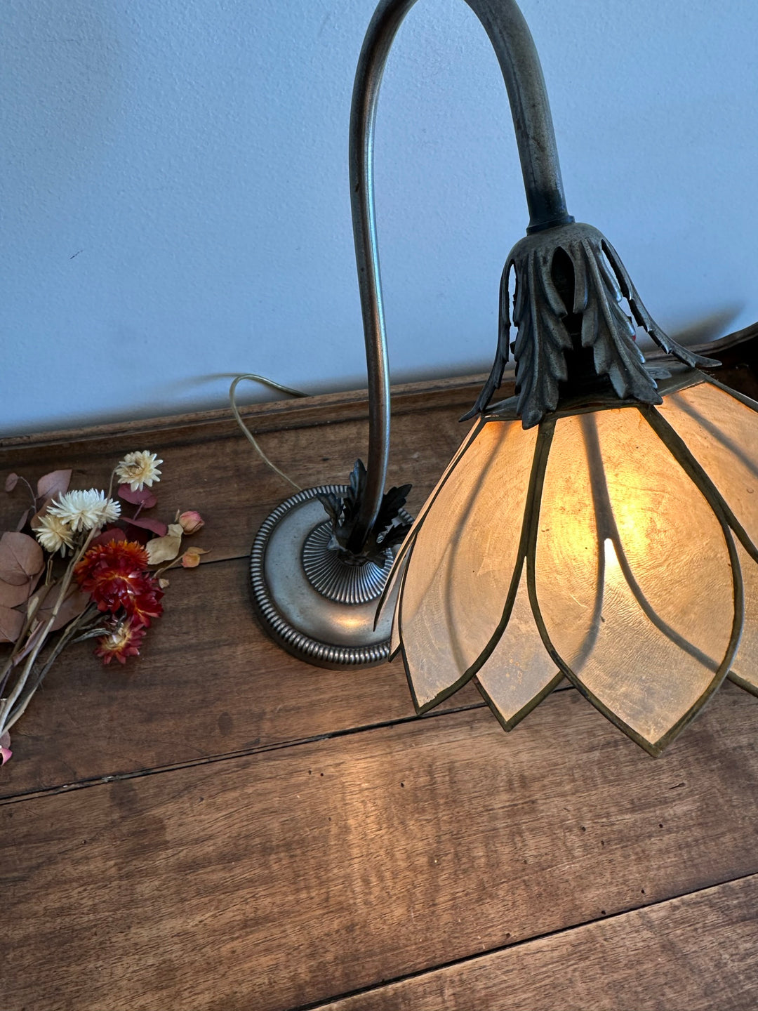 Lampe années 60 abat jour nénuphar en nacre