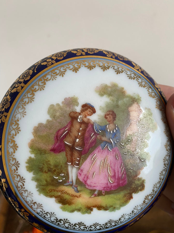 Bonbonnières anciennes en porcelaine de Limoges