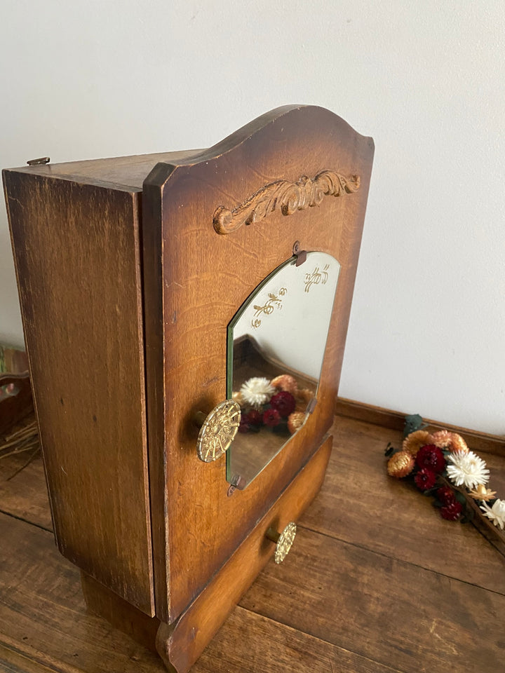 Armoire à pharmacie en bois années 50