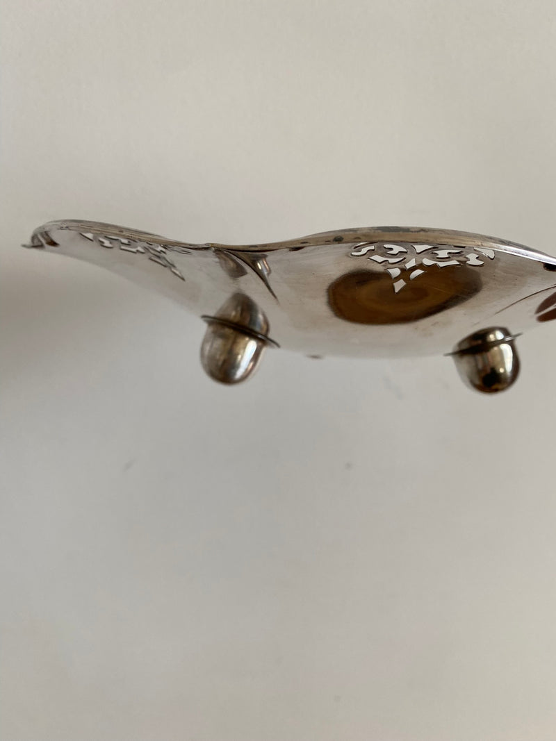 Paire de coupelles en métal argenté, ajourées sur piedouc... - 86149910 Paire de coupelles en métal argenté, ajourées sur piedouc... - 86149910