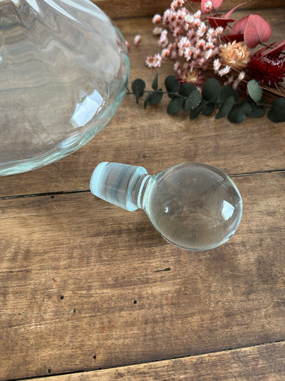 Carafe à vin décanteur en verre moulé