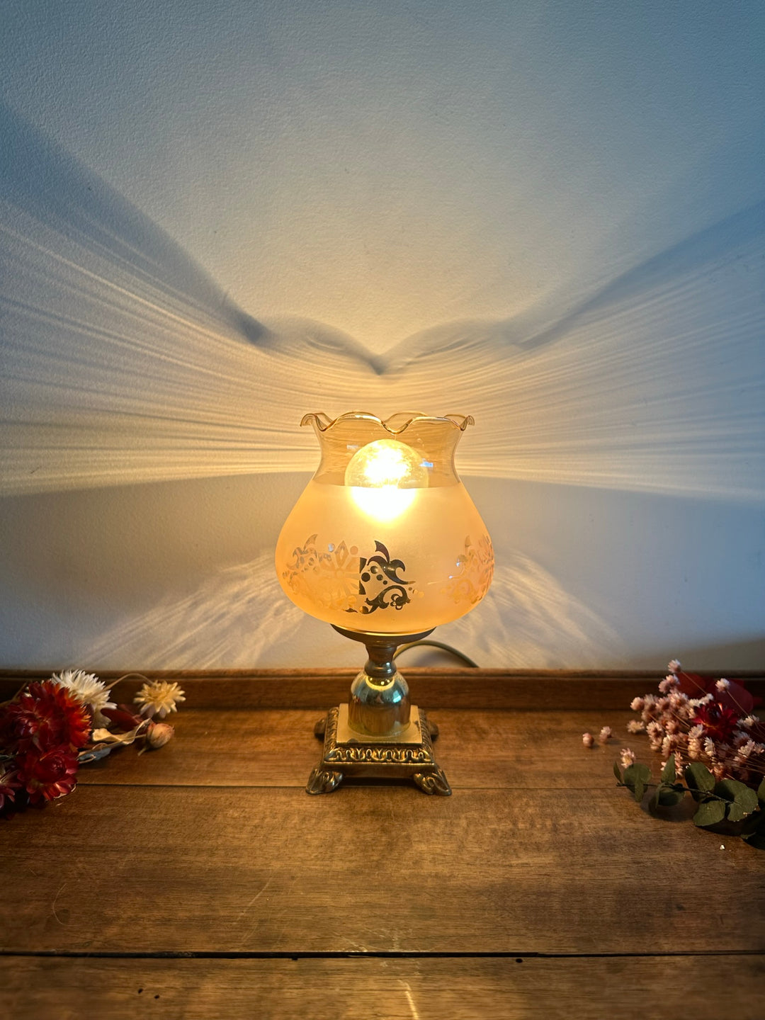 Lampe de chevet tulipe en verre givré