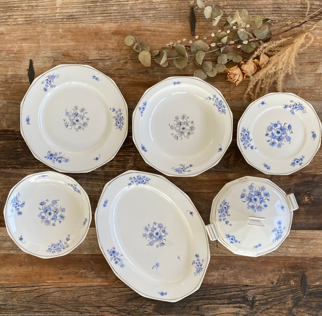 Plats de service Mavaleix et Granger Limoges motifs fleurs bleues