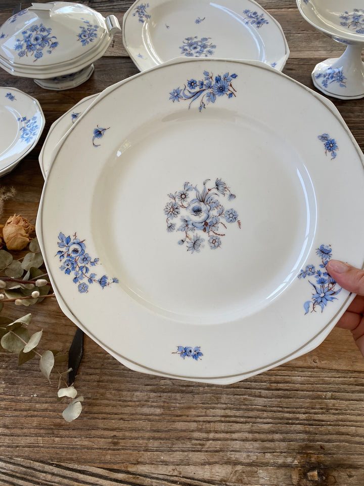 Plats de service Mavaleix et Granger Limoges motifs fleurs bleues