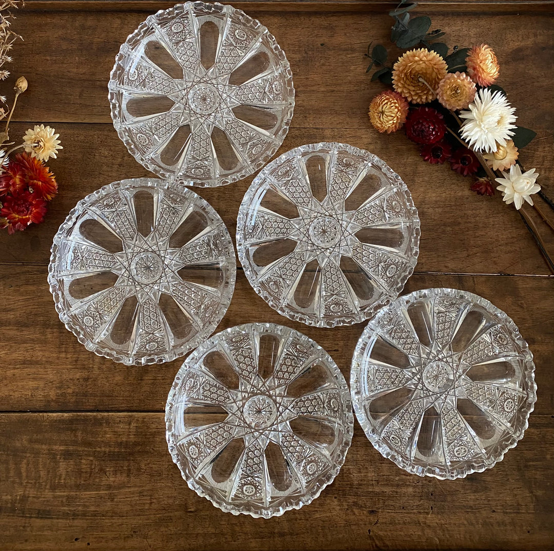 Assiettes coupelles en cristal ciselées