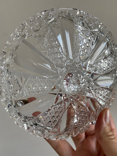 Assiettes coupelles en cristal ciselées