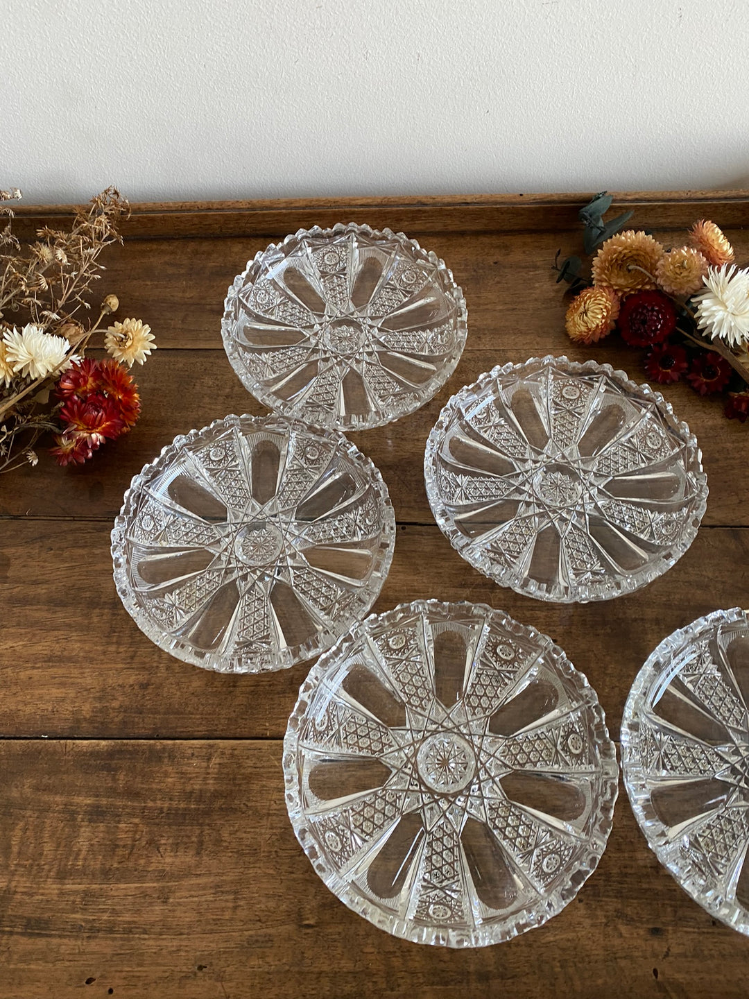 Assiettes coupelles en cristal ciselées