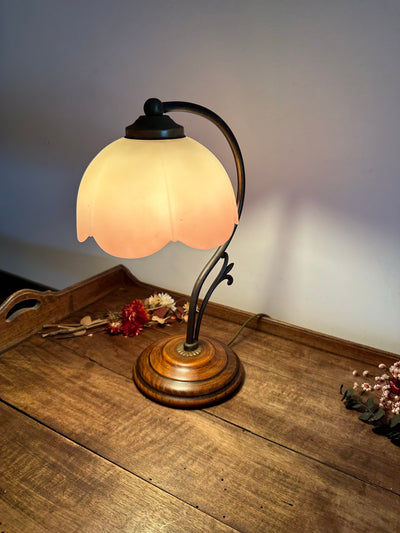 Lampe abat jour pate de verre rose pêche