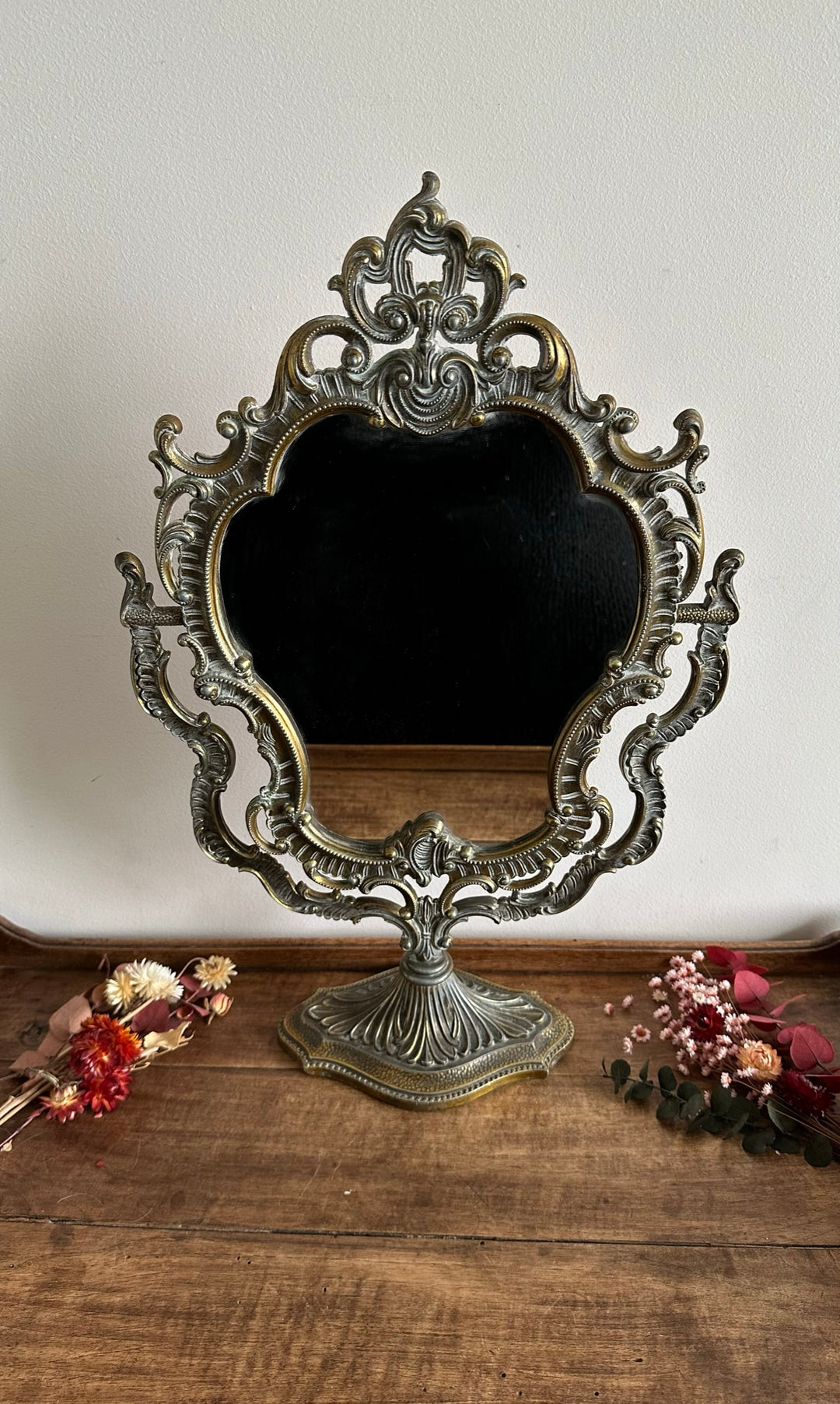 Miroir psyché sur pied en bronze et laiton style baroque