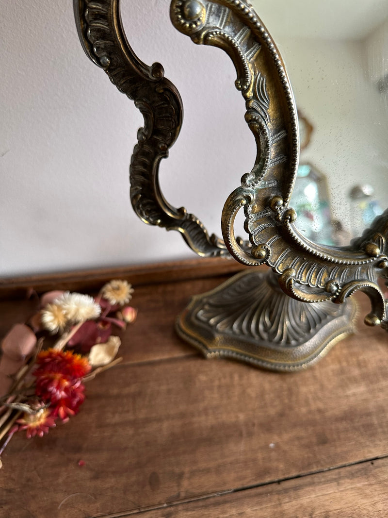 Miroir psyché sur pied en bronze et laiton style baroque