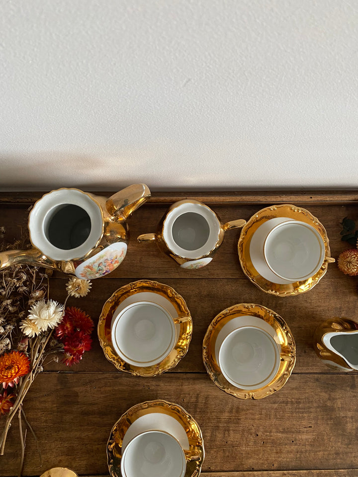 Service à café doré porcelaine de Bavaria scènes romantiques