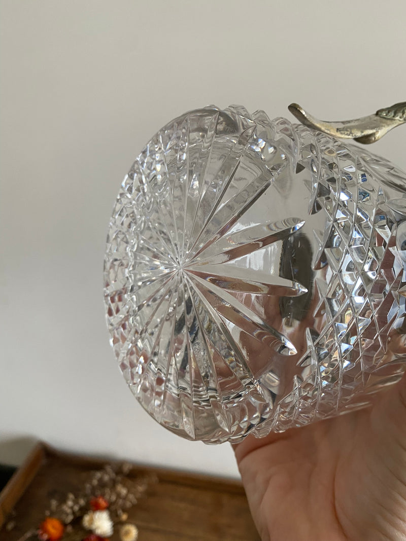 Carafe en cristal bec en métal argenté